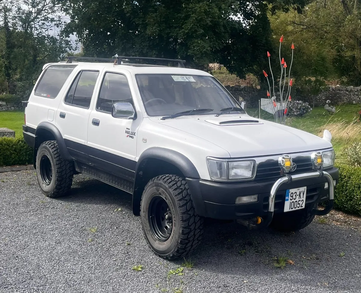 Toyota Hilux Surf 1993 SSR-X 3.0 Limited Edition - Image 2