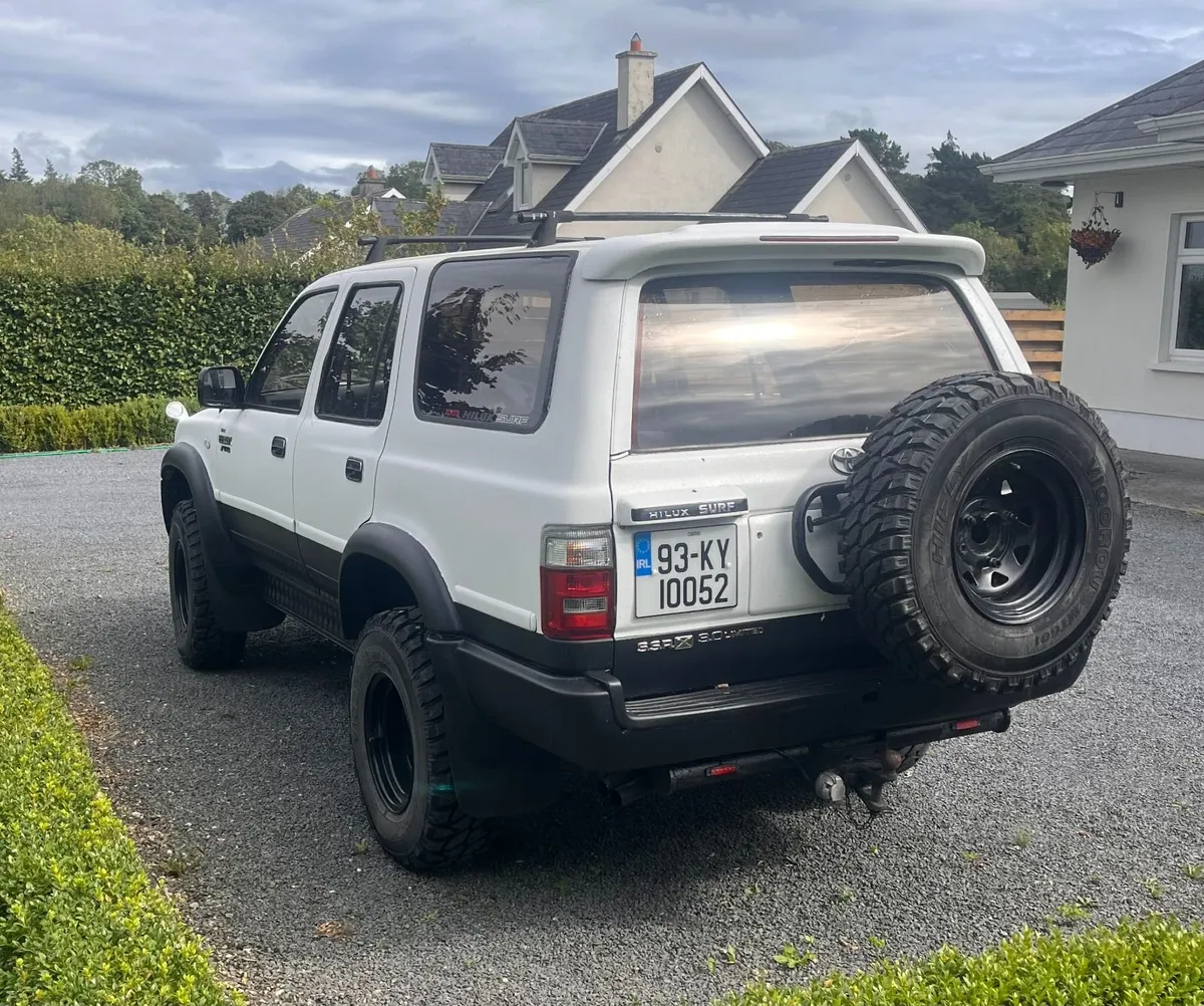 Toyota Hilux Surf 1993 SSR-X 3.0 Limited Edition - Image 3