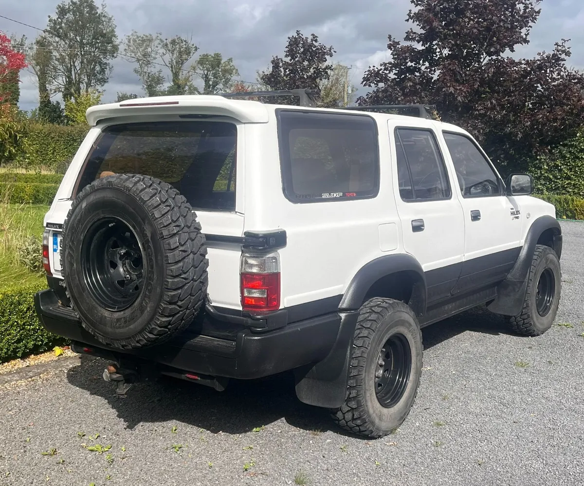 Toyota Hilux Surf 1993 SSR-X 3.0 Limited Edition - Image 4