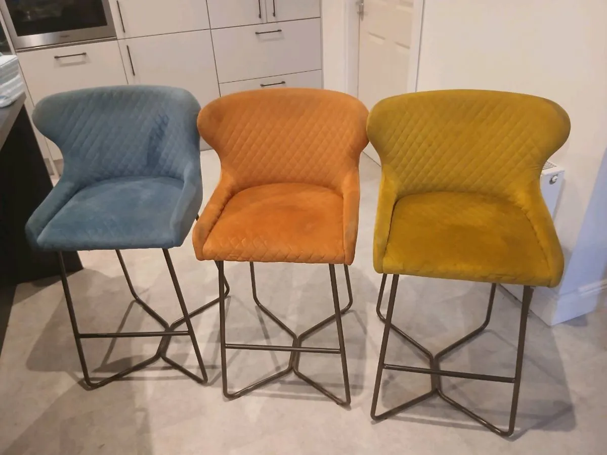 3 kitchen/island stools - Image 1