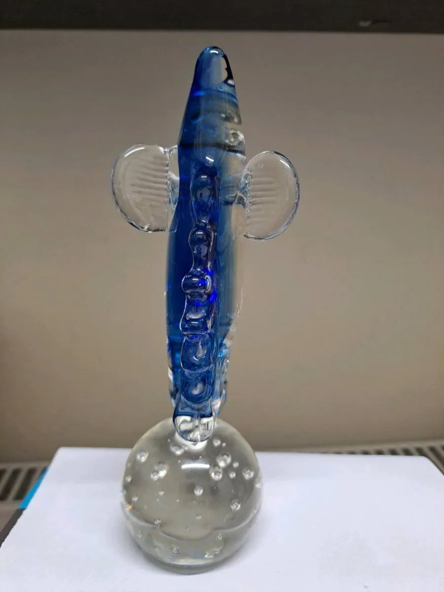 Blue Art Glass Seahorse Ornament - Image 4