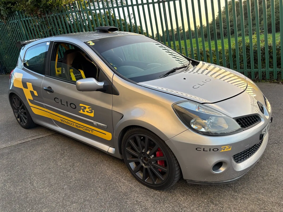 Renault Clio sport 197 fully kitted track car - Image 4
