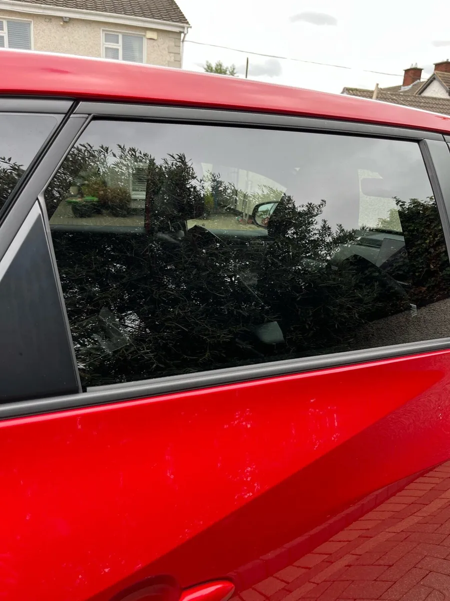 Car glass - Image 2