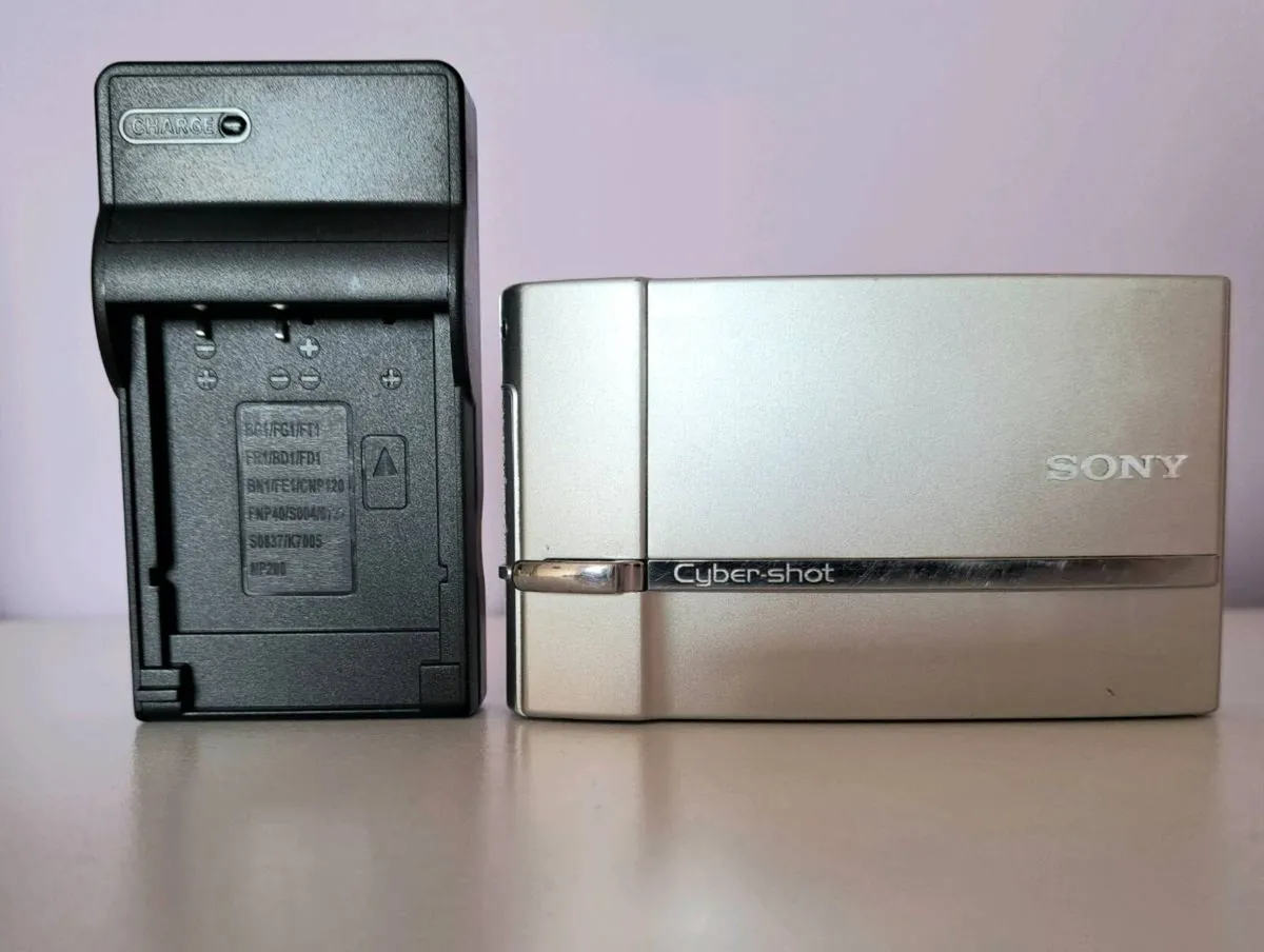 Sony cybershot T30 - Image 1