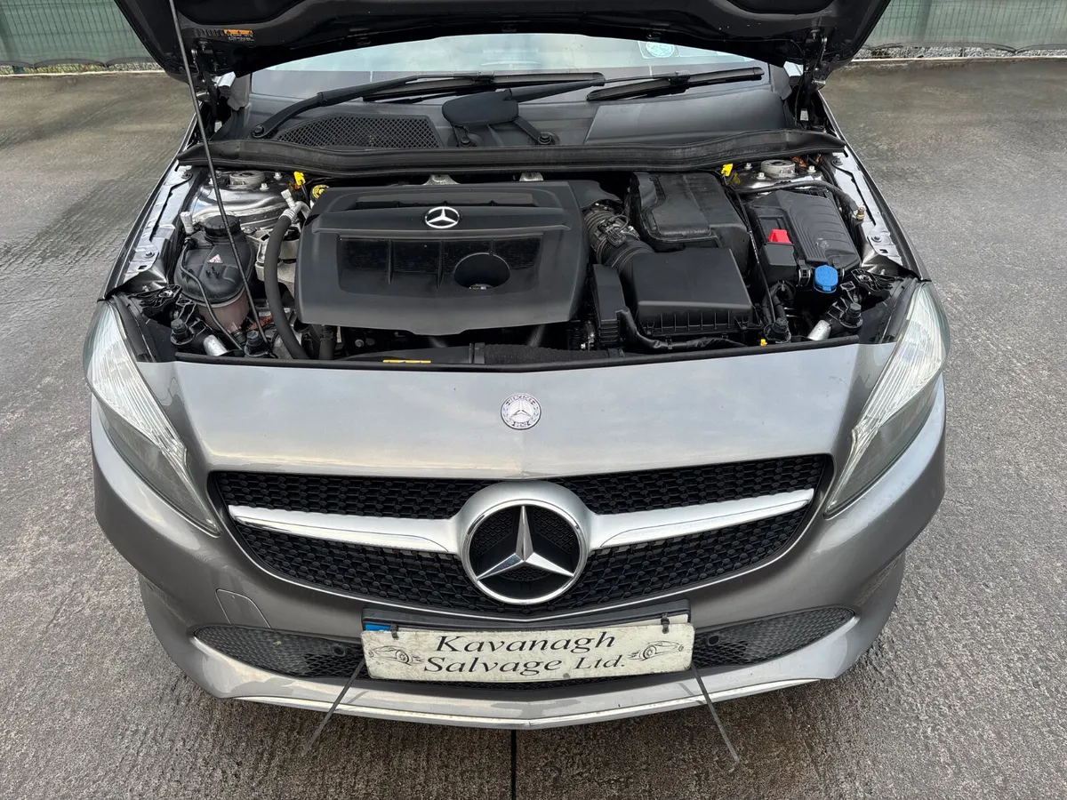 171 Mercedes Sport A 180d Automatic - Image 3