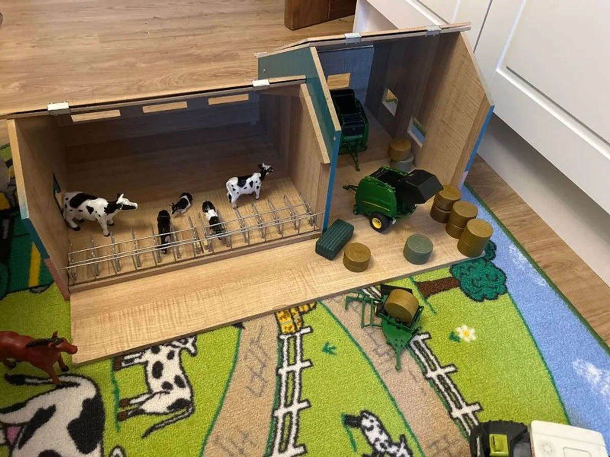 Farm Toys - Shed and Field - Image 1