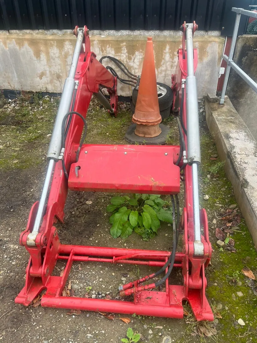 Stole TL760 Loader - Image 4