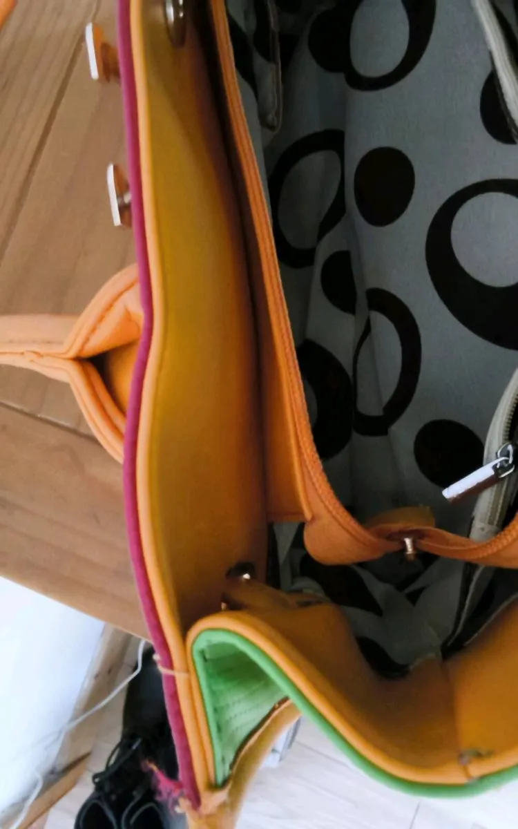 Lovely colourful good condition ladies handbag - Image 2