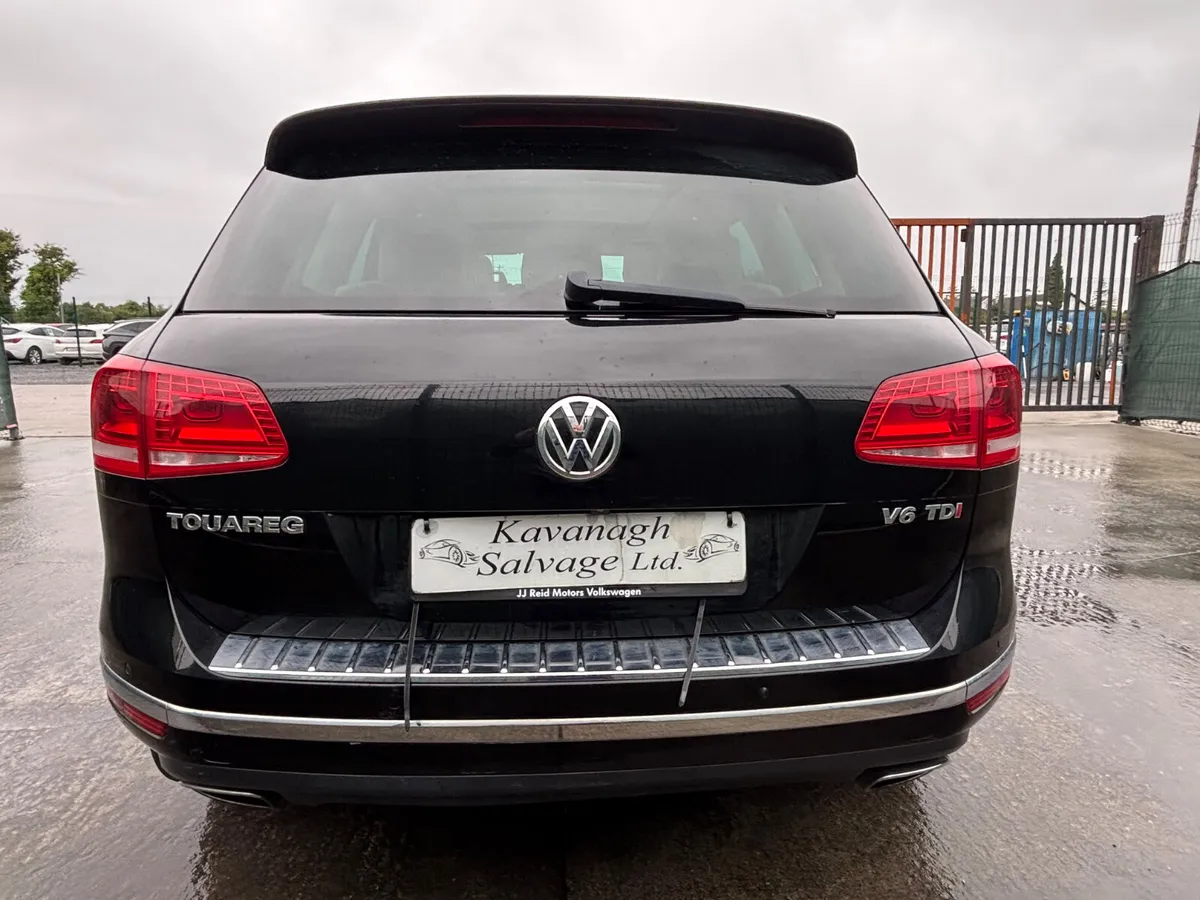 181 VW Touareg V6 TDI  Automatic - Image 4