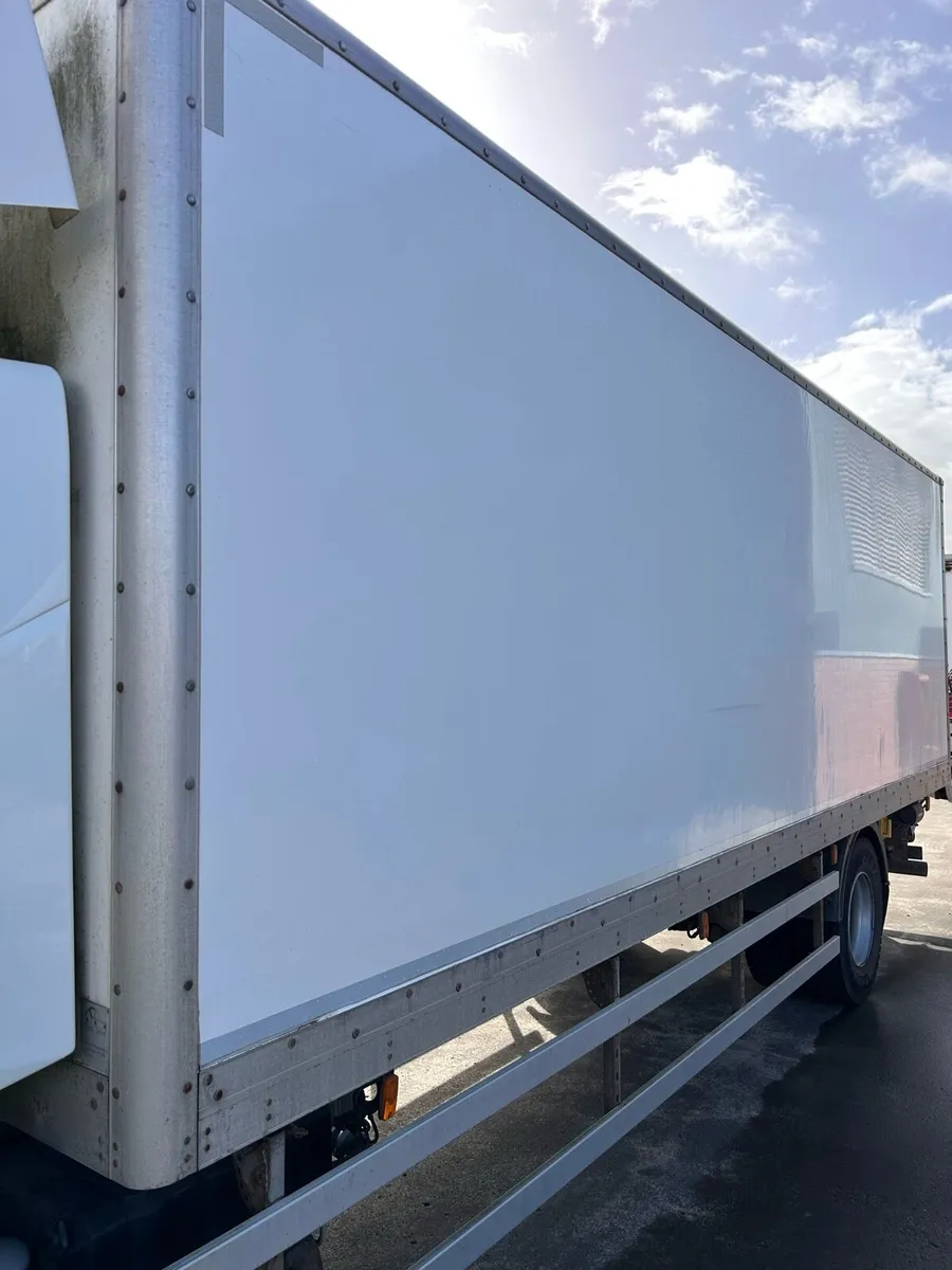 Volvo FL 260 box body - Image 3