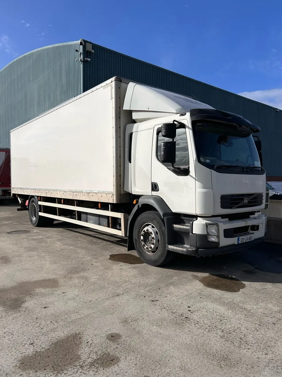 Volvo FL 260 box body - Image 4