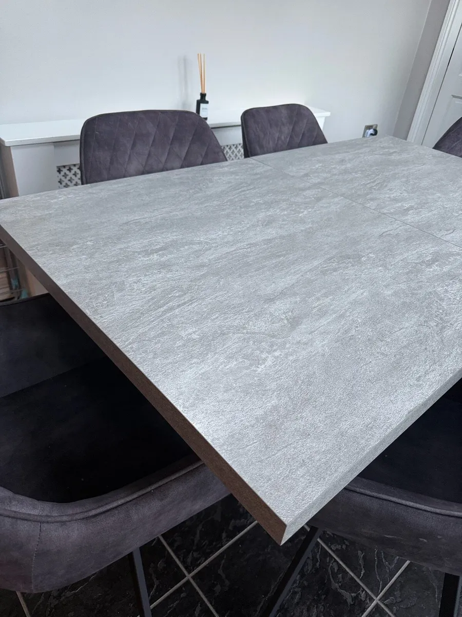 Dining table & 6 chairs - Image 2