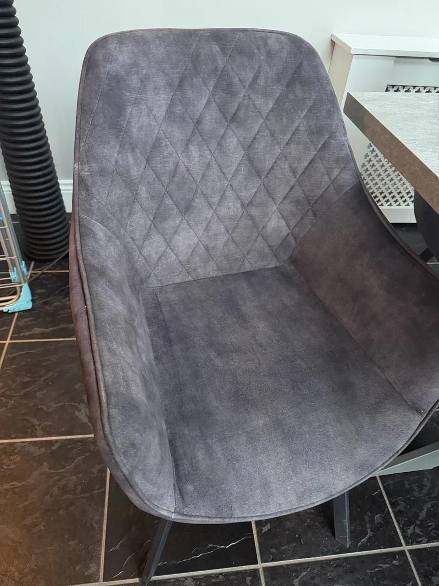 Dining table & 6 chairs - Image 3