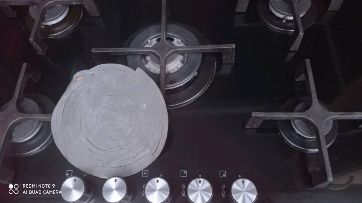 Gas hob - Image 2