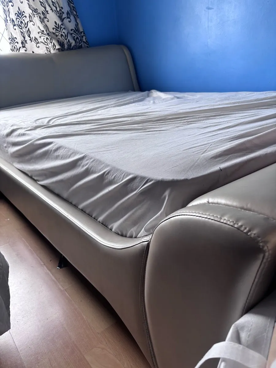 Double bed frame - Image 3