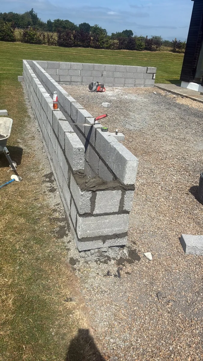 Blocklaying planter walls/garden walls / retaining - Image 1