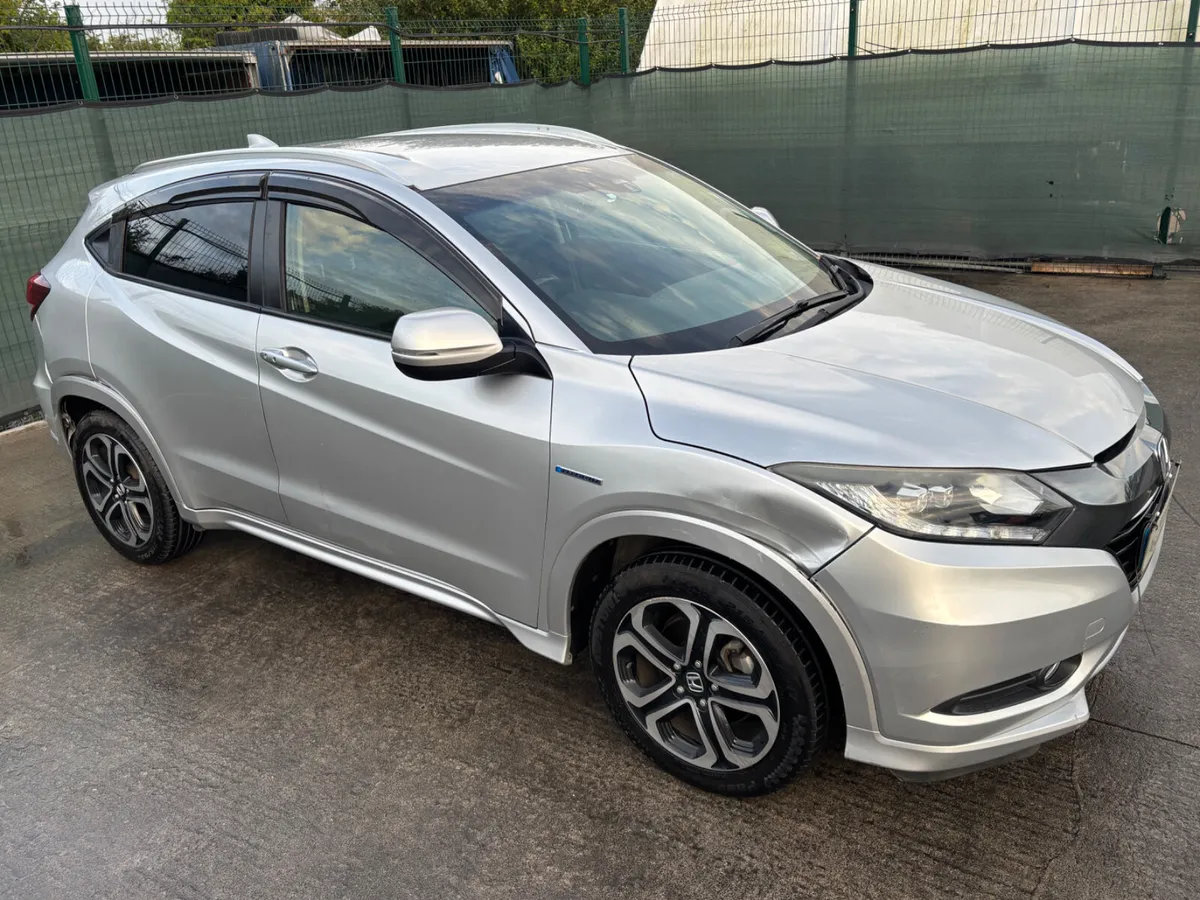 151Honda Vezel Hybrid Drive Home - Image 3