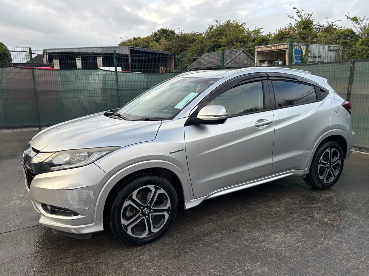 151Honda Vezel Hybrid Drive Home - Image 1