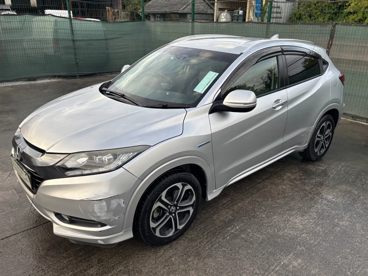 151Honda Vezel Hybrid Drive Home - Image 4
