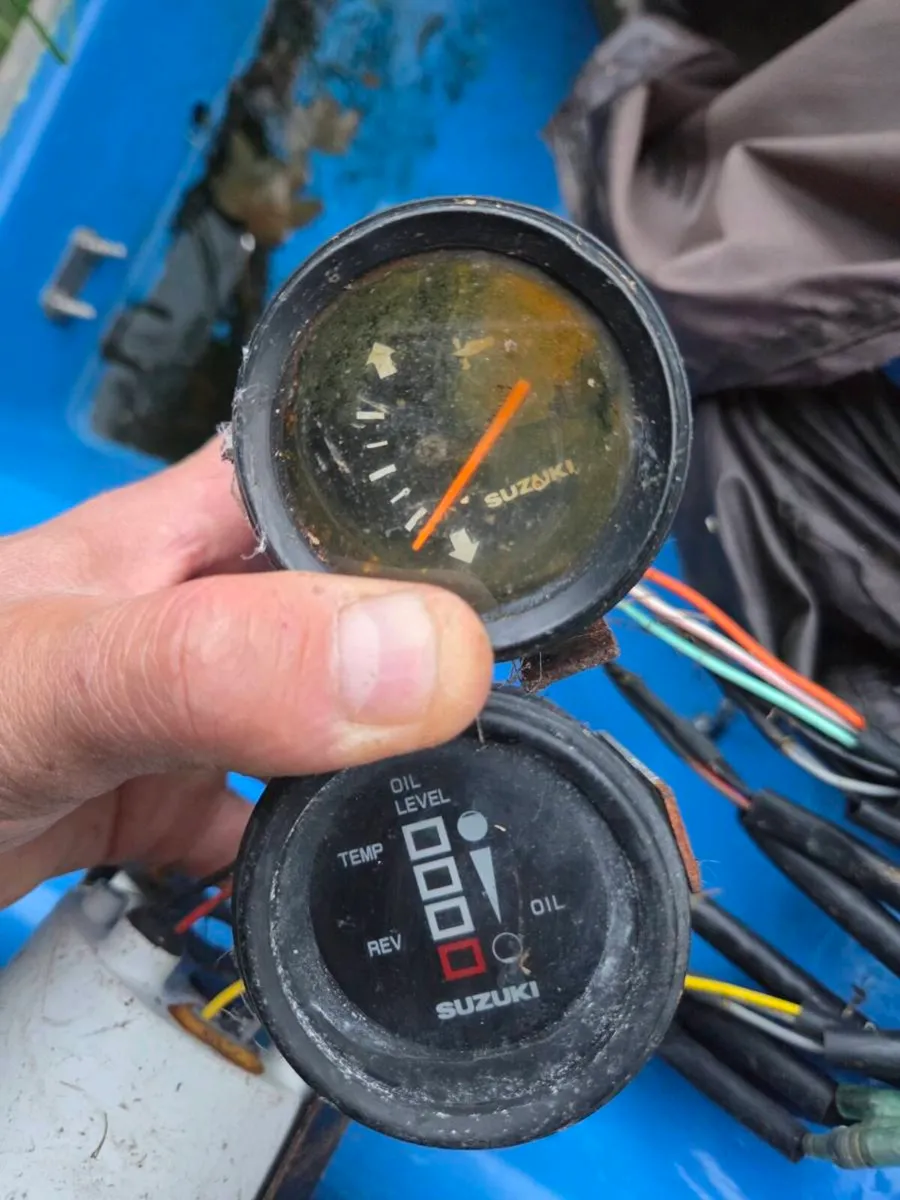 Suzuki 90hp V4 2 Stroke - Image 4