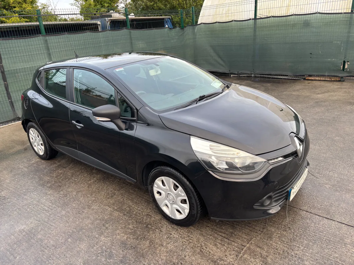 141 Renault Clio Light Damage Drive Home - Image 3