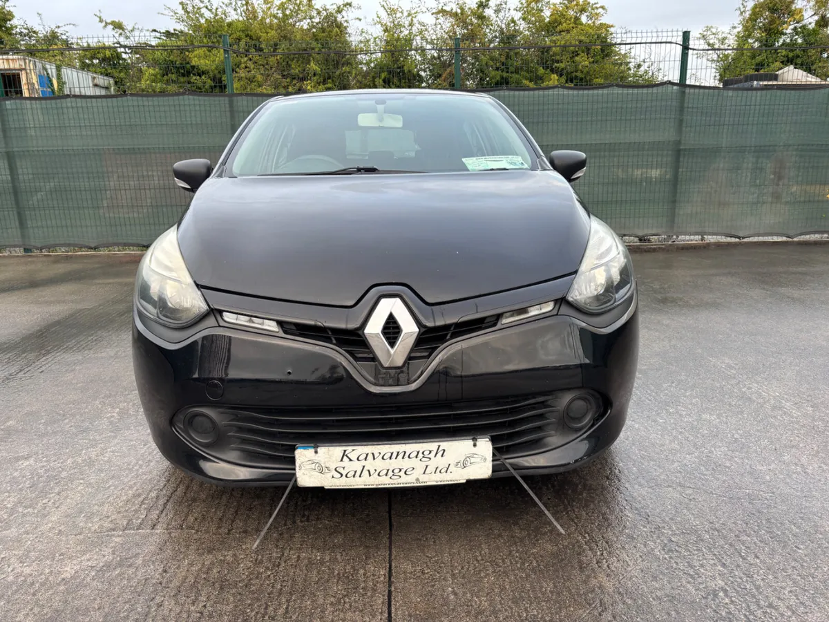 141 Renault Clio Light Damage Drive Home - Image 2