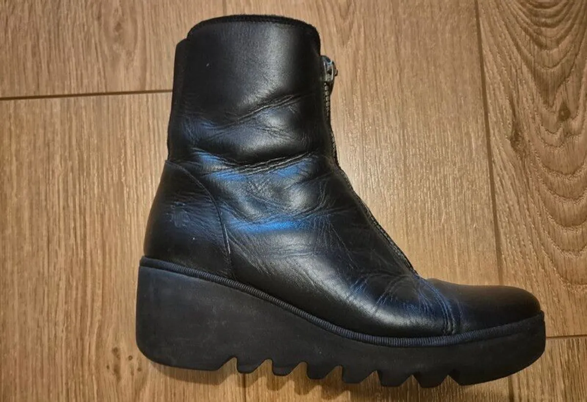 6-Pair Premium Shoe & Boot Lot Size EU 39 (Fly London, Wonders, INCH2 & Reebok) - Image 3