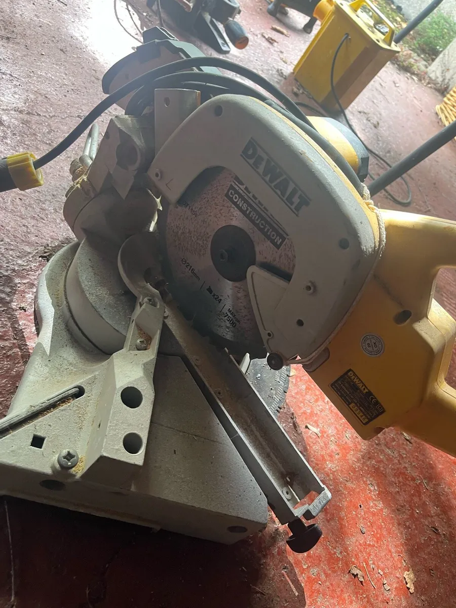 DeWalt Construction Saw - Image 3
