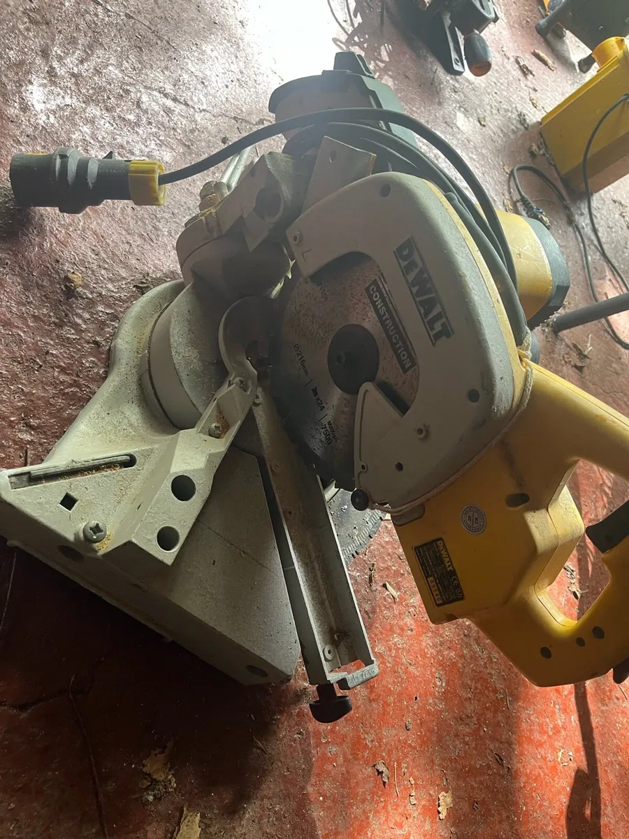 DeWalt Construction Saw - Image 4