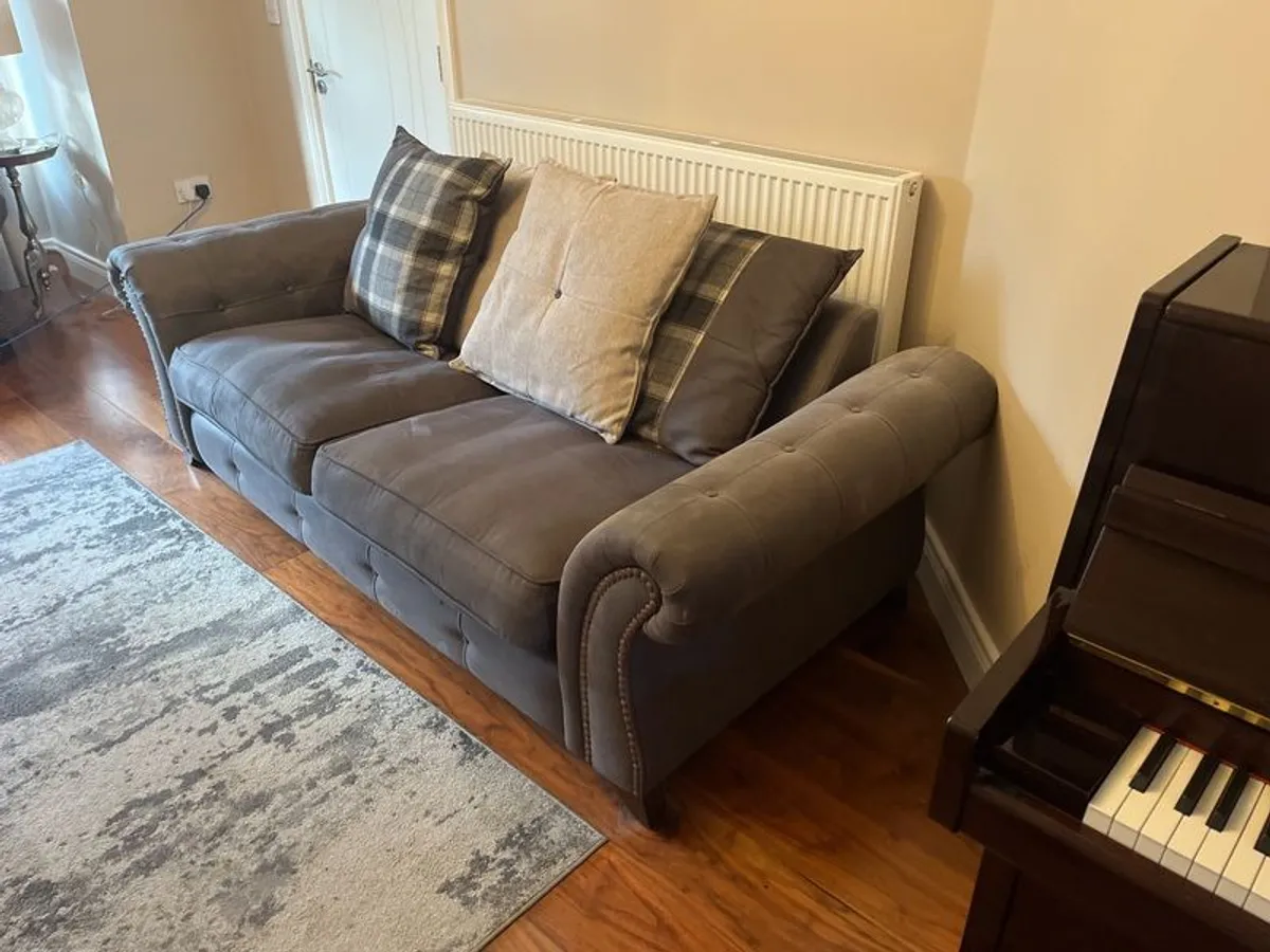 sofa - Image 3