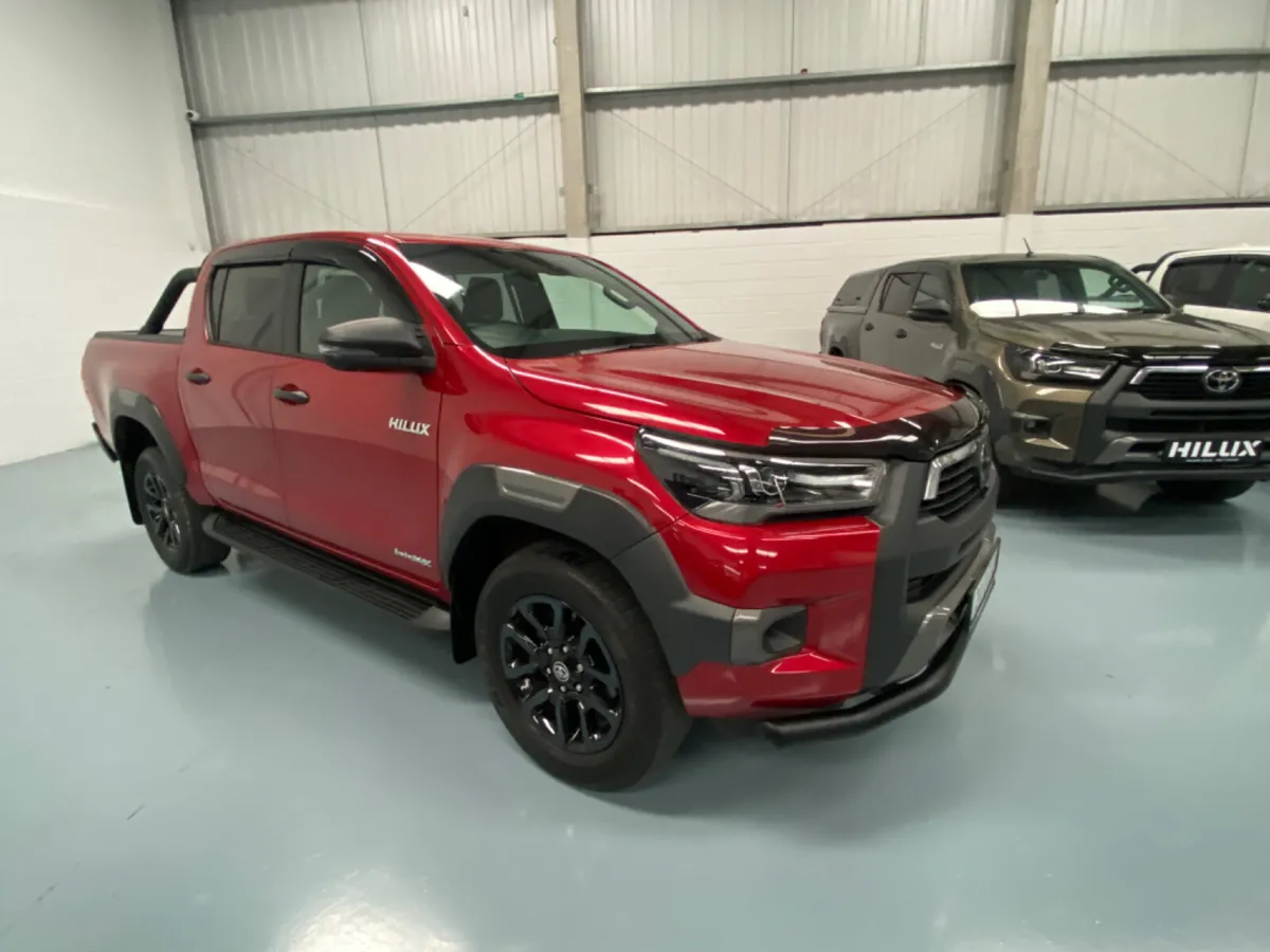 241 Toyota Hilux  InvincibleX 2.8 Auto - Image 2