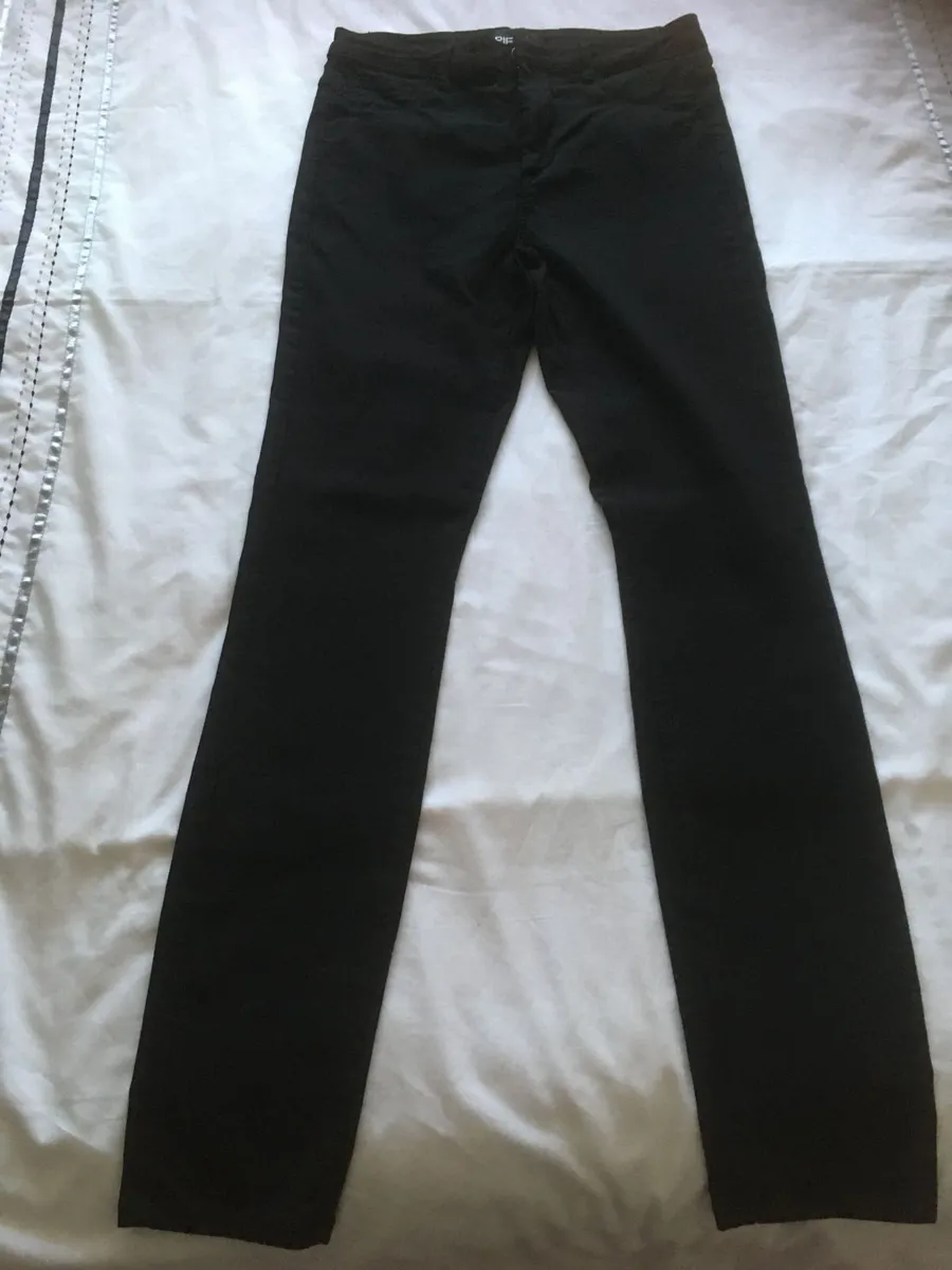 NEW Black Jeggings Jeans from the BRAND PIECES - Image 1