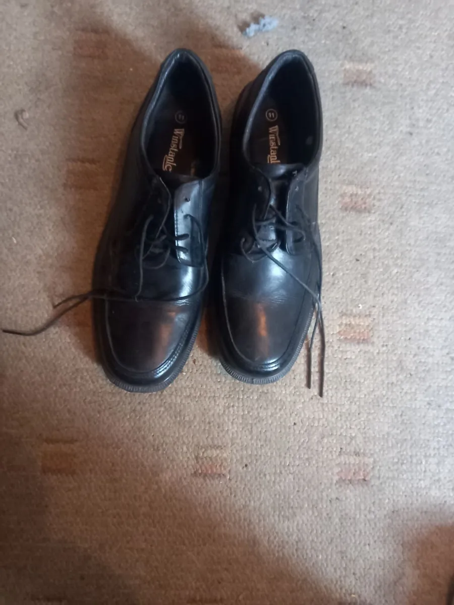 Mens Trainers and antique Windstanley leather shoe - Image 1