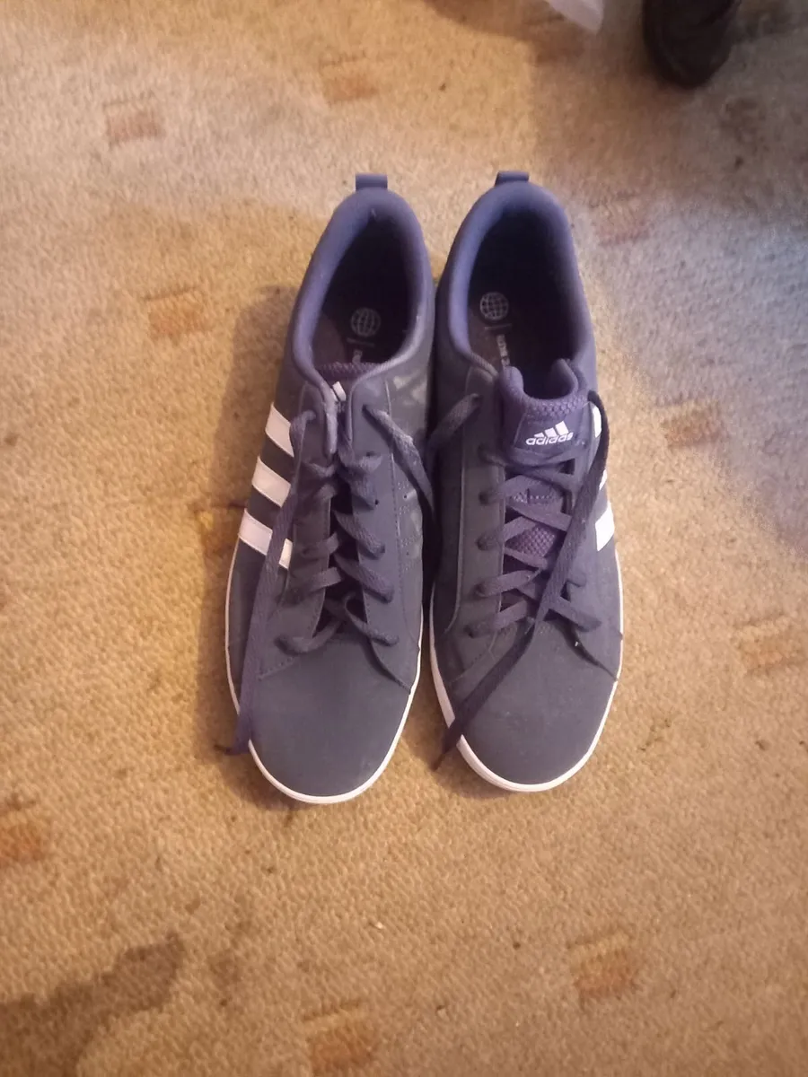 Mens Trainers and antique Windstanley leather shoe - Image 2