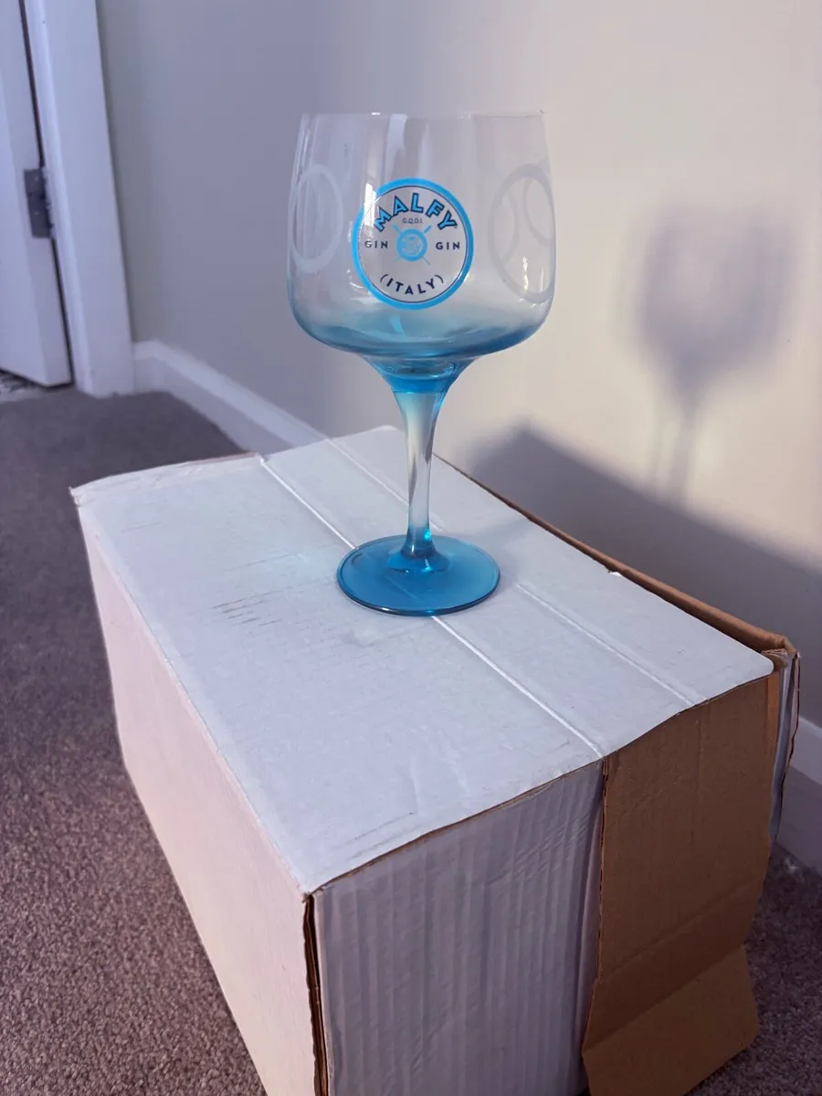 Gin glasses x 4 - Image 1