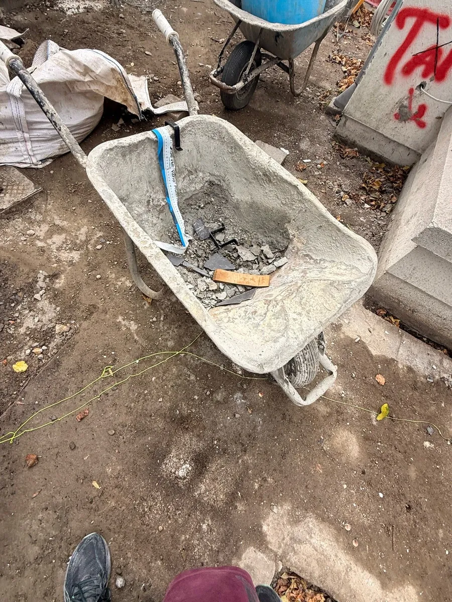 Wheel barrows - Image 4
