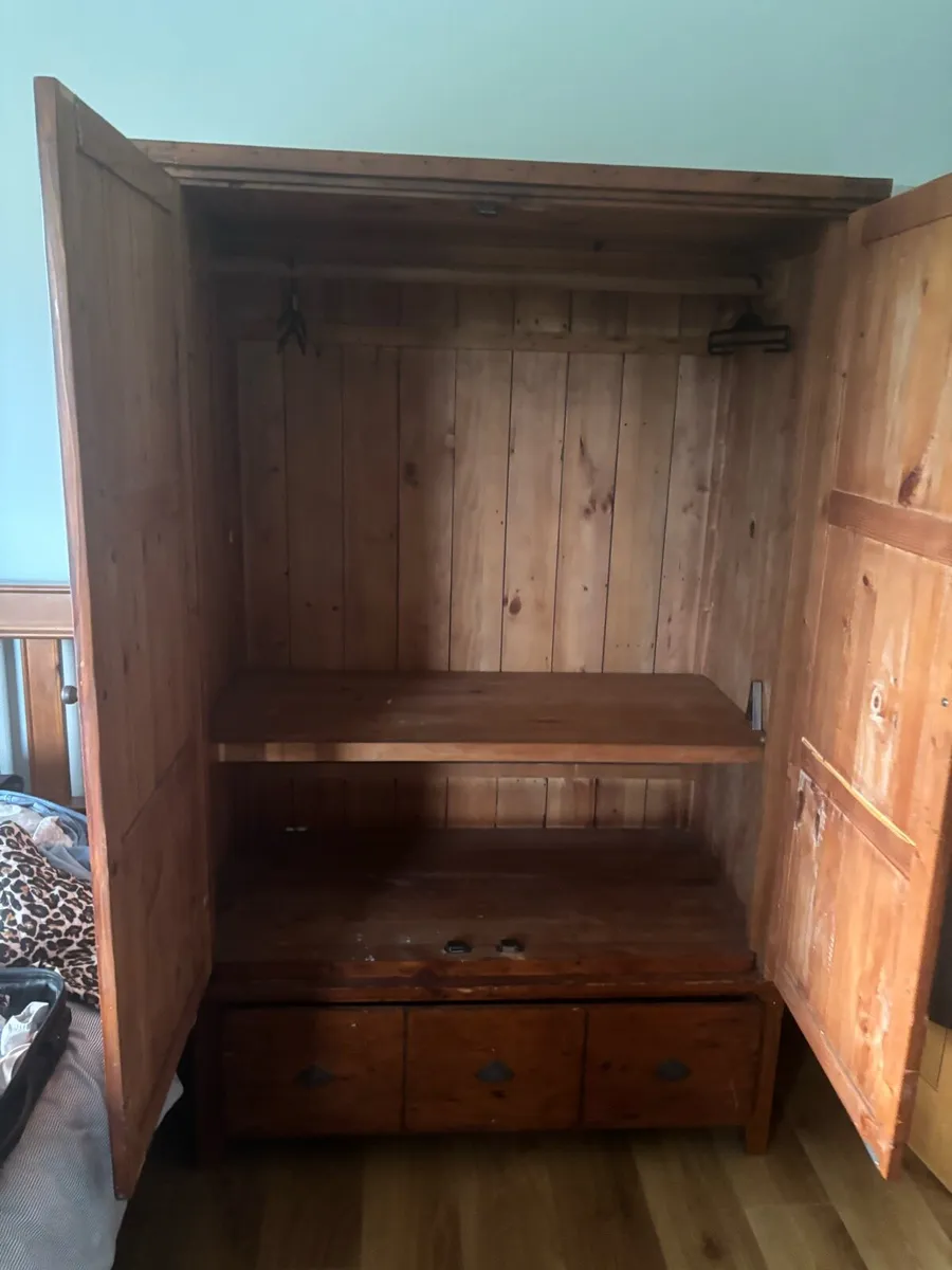 Wardrobe - Image 4