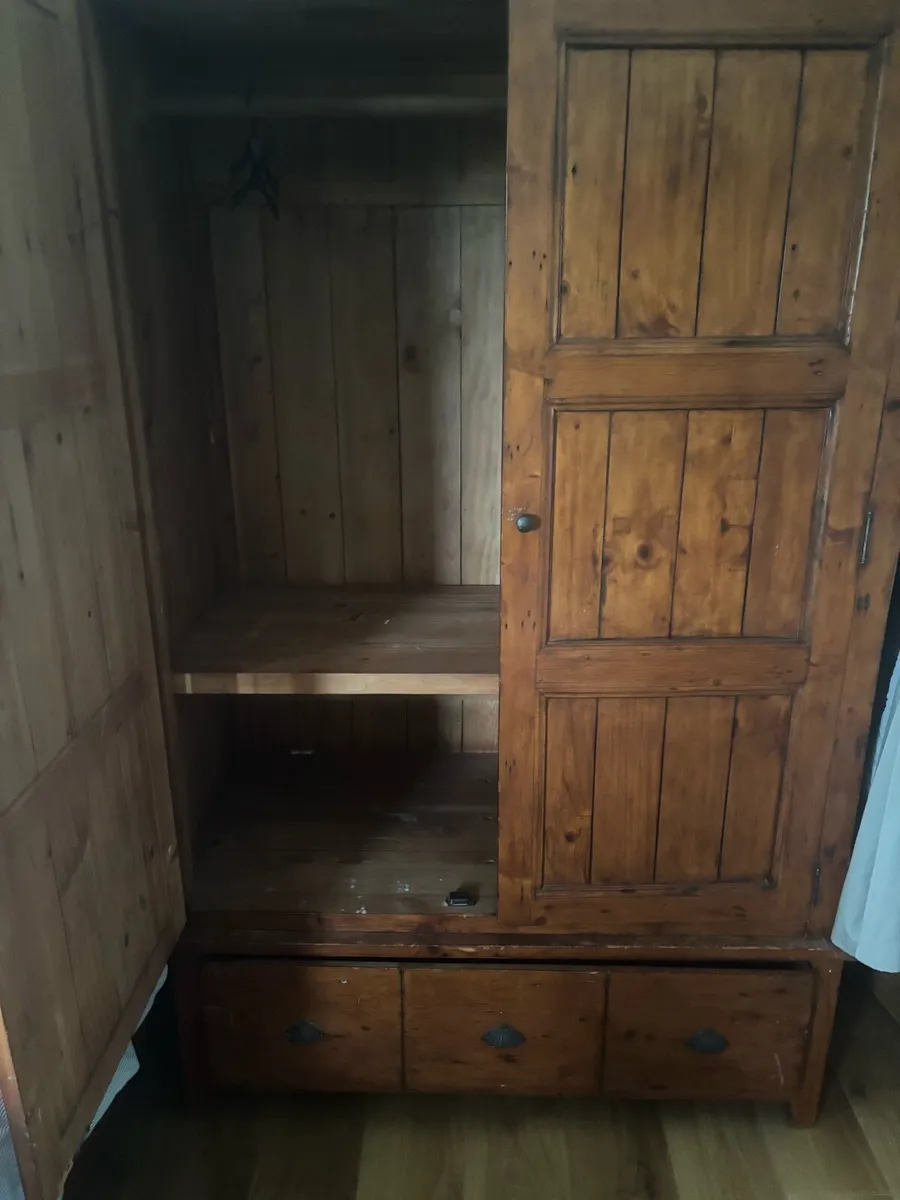 Wardrobe - Image 2