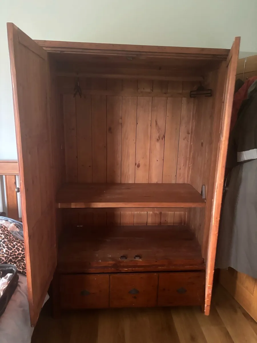 Wardrobe - Image 3