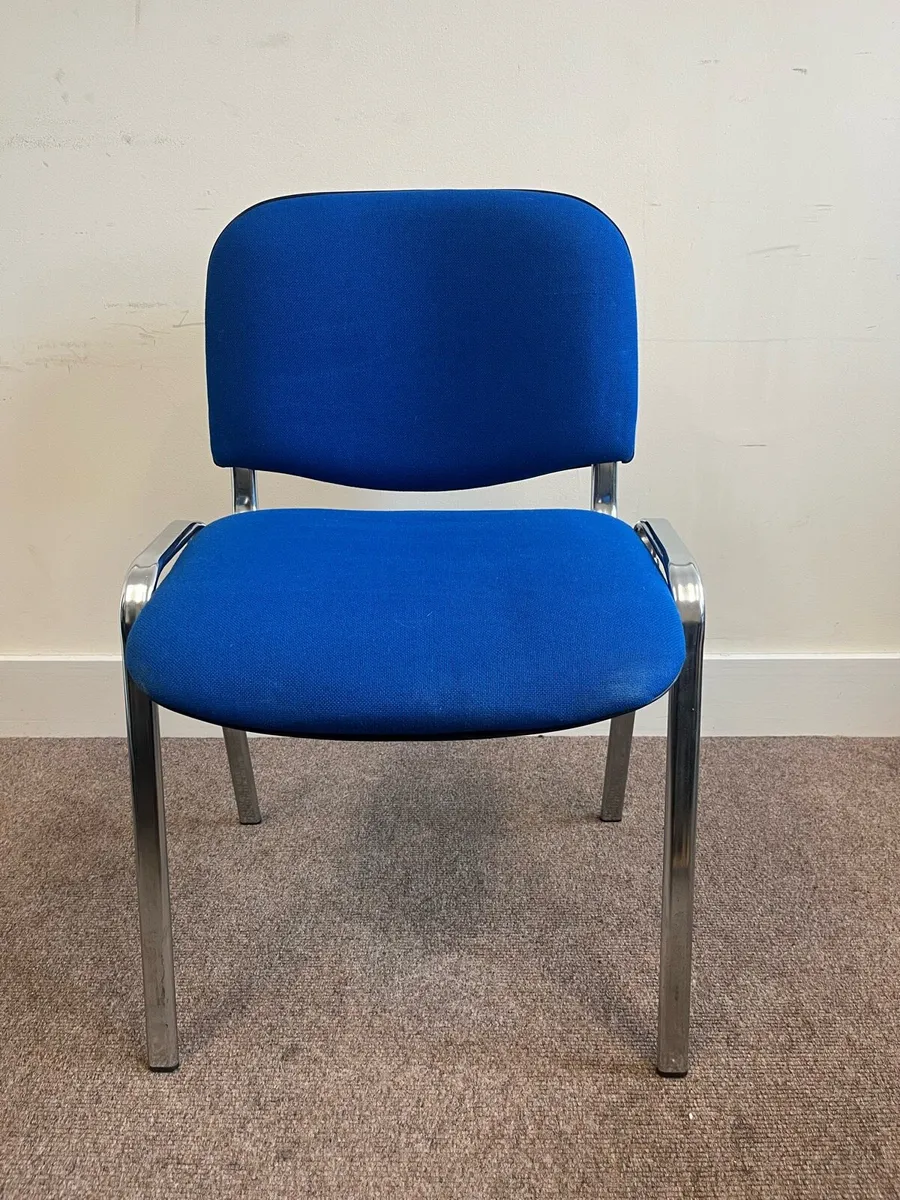 30 Matching Stackable Conference / Meeting Chairs - Image 1