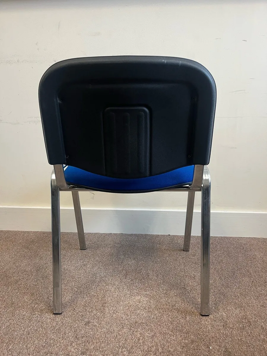 30 Matching Stackable Conference / Meeting Chairs - Image 2