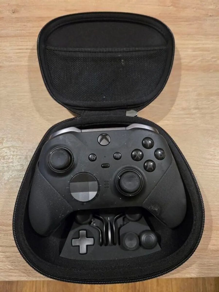 Xbox Series X Full Package!! Series 2 controller, Turtle Beach headset Stealth 500, Xbox Travel Bag - Image 4