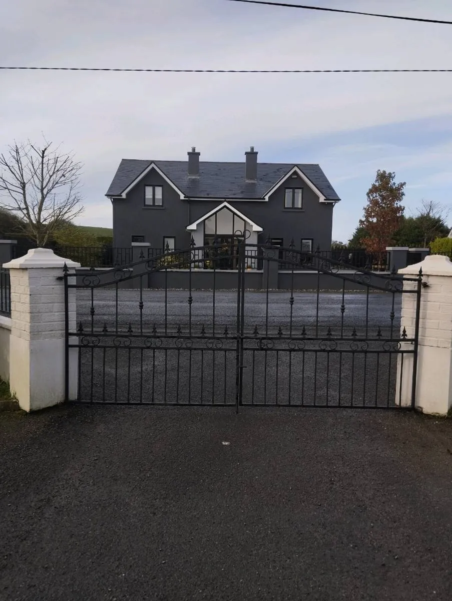 Gates - Image 2