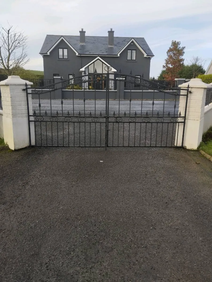 Gates - Image 1