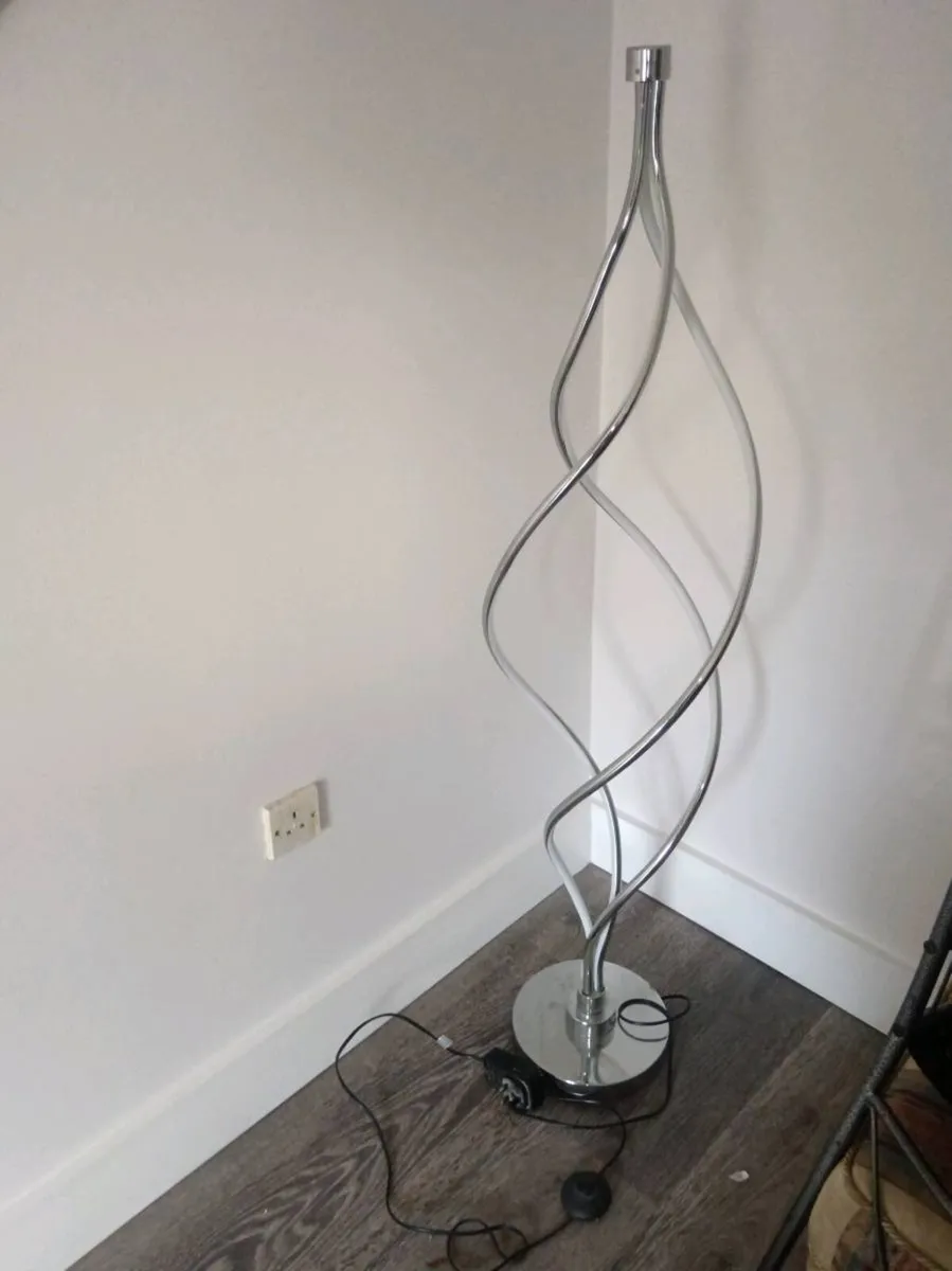 Chrome led floor lamp - Image 3