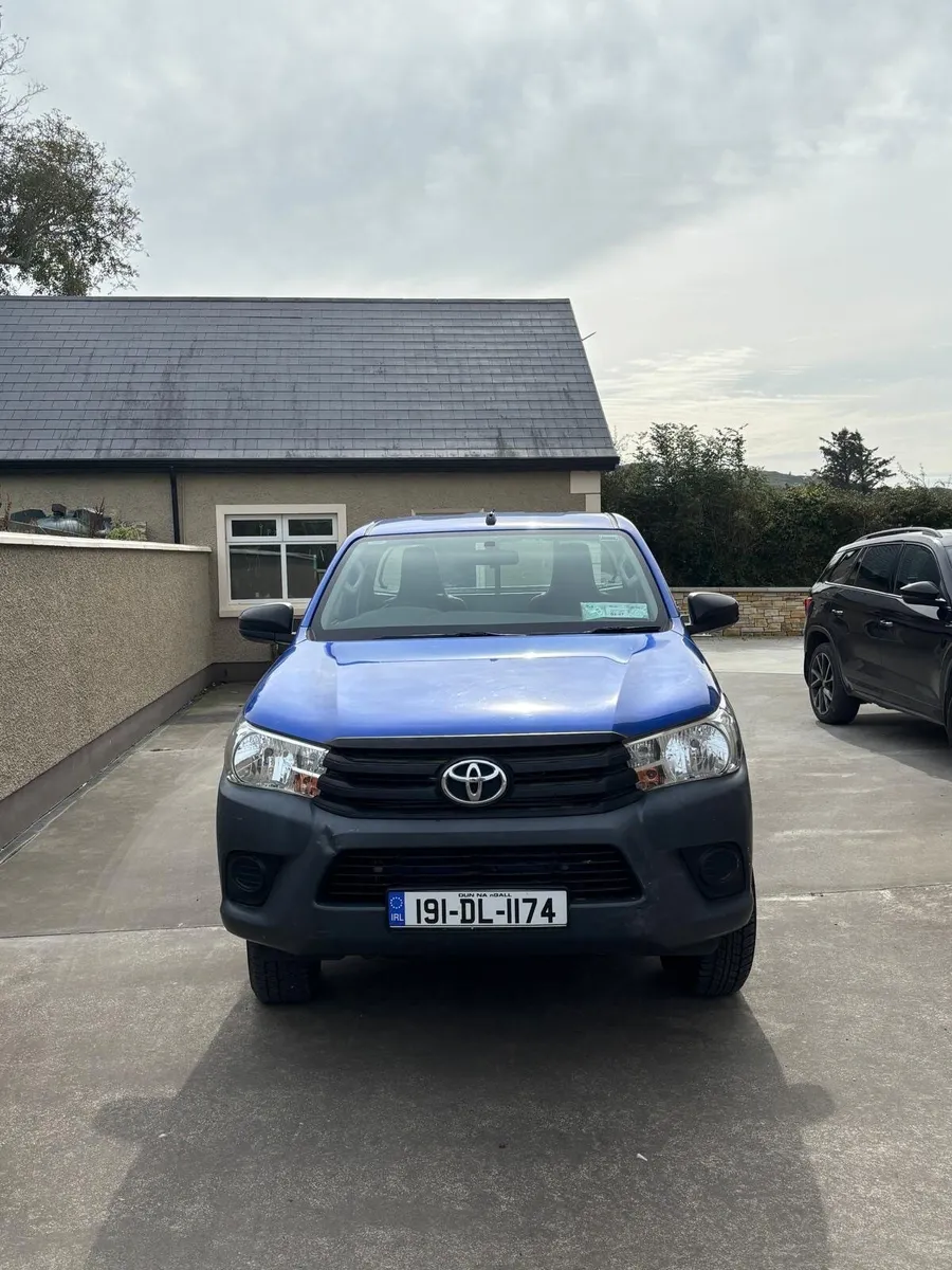 Toyota Hilux 2019 - Image 2