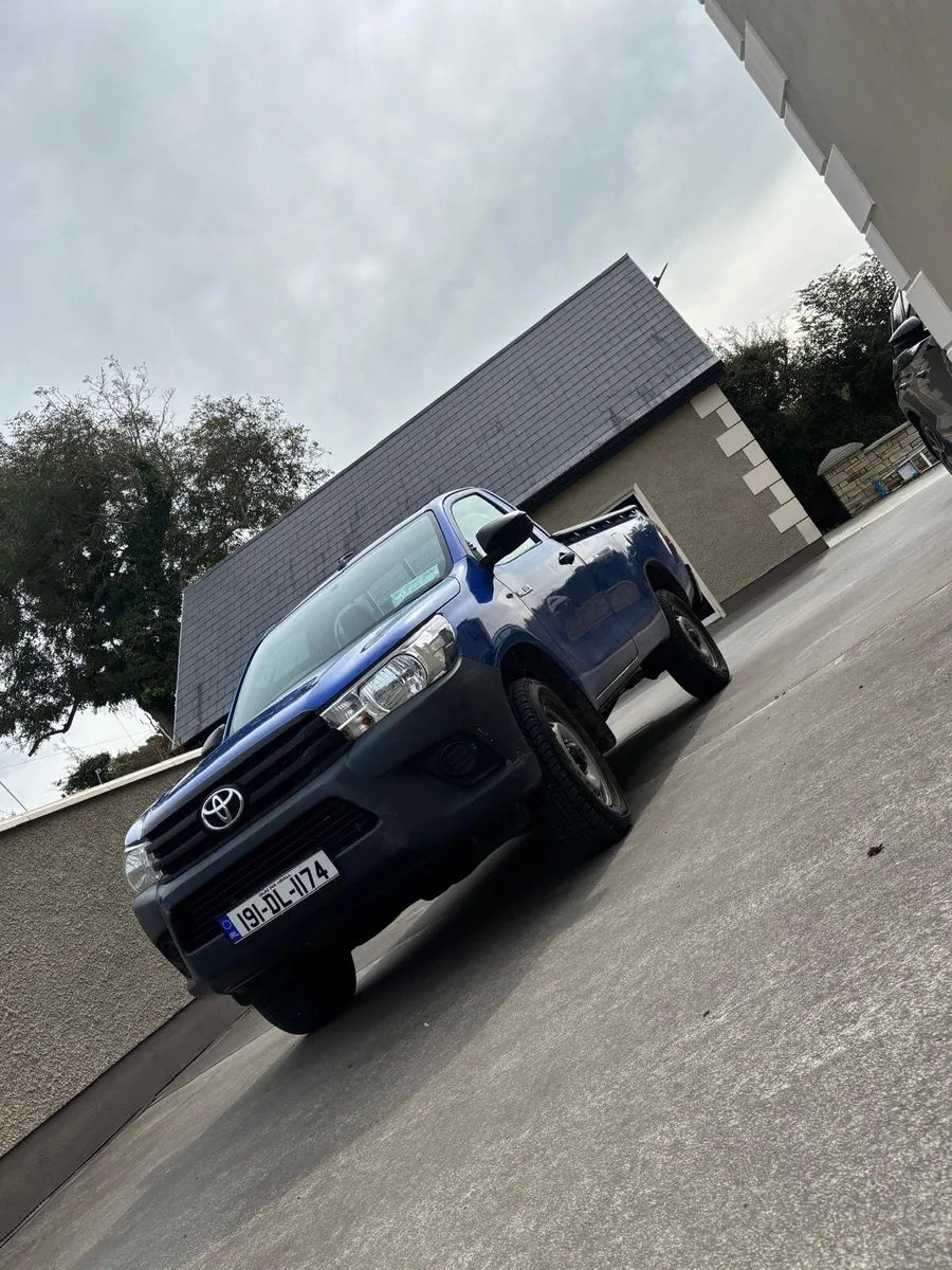 Toyota Hilux 2019 - Image 3