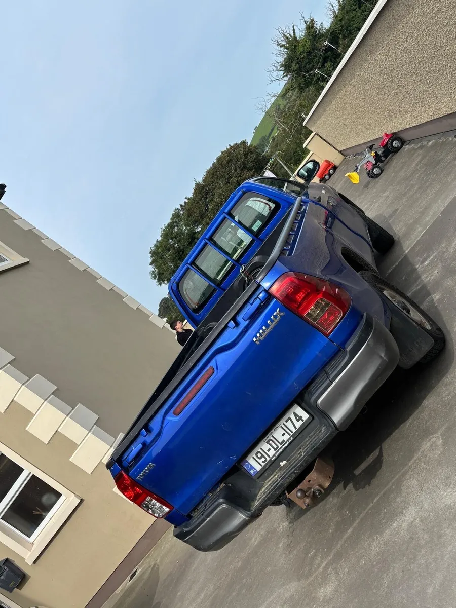 Toyota Hilux 2019 - Image 4