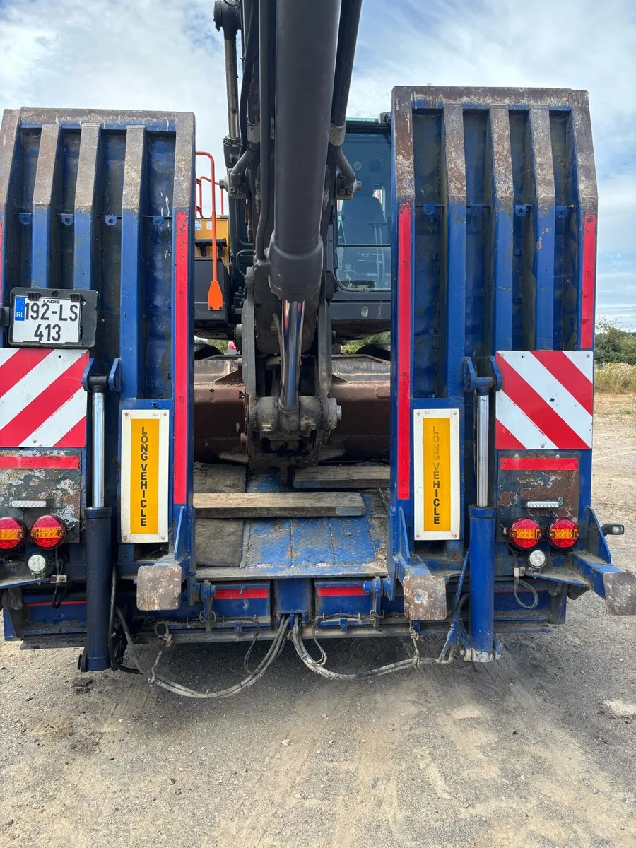 Low loader - Image 2