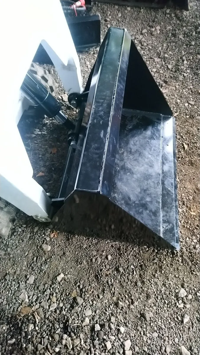 CAPTOK TRACKED SKIDSTEER - Image 3